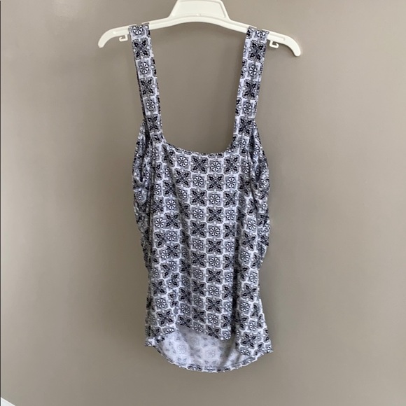 White House Black Market Tank - Picture 2 of 3